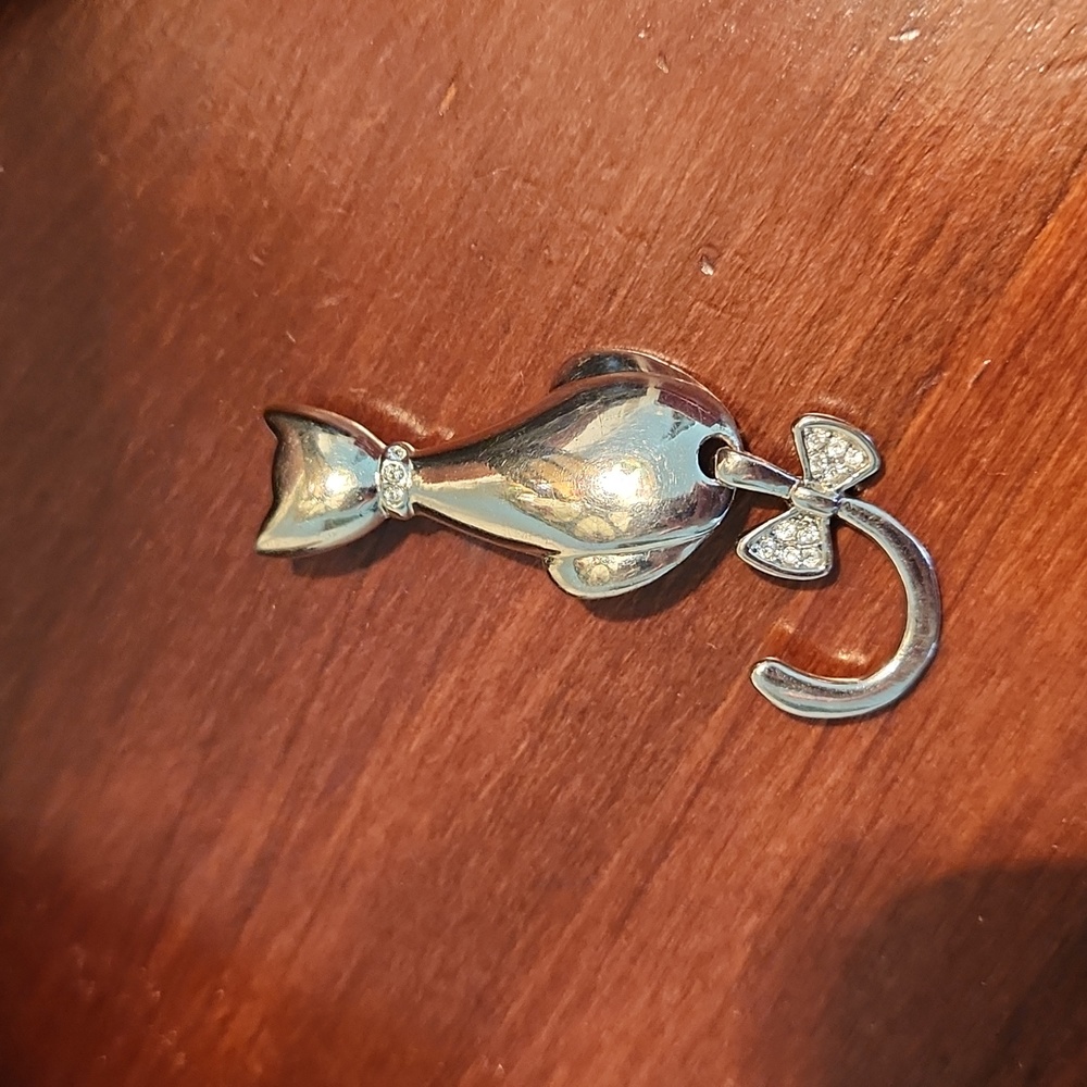 🔥SALE🔥VINTAGE SILVERTONE CAT BROOCH/PENDANT